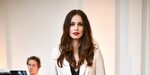 Poldark's Heida Reed says her corset is so tight she can onl